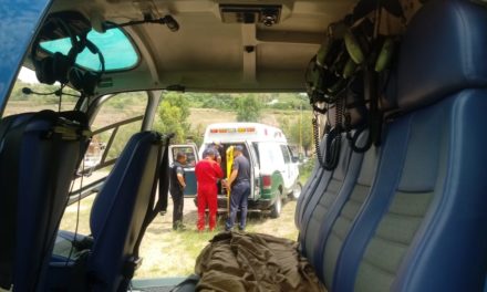 Traslada el helicóptero Águila 1 a una joven lesionada en un accidente en Calvillo