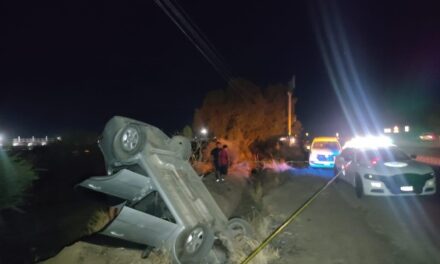 ¡Volcadura de un auto en Aguascalientes dejó saldo de un muerto!