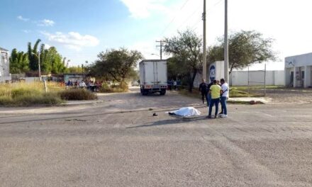 ¡En Aguascalientes murió motociclista tras chocar contra una camioneta que se le atravesó!