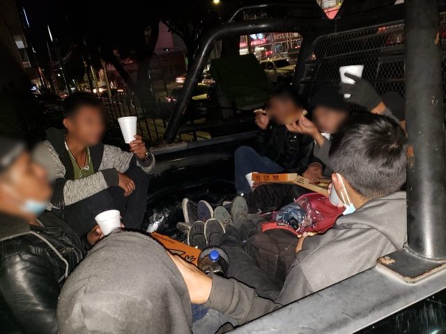 ¡20 menores guatemaltecos que fueron abandonados en Ojuelos fueron rescatados por Policías del Estado!