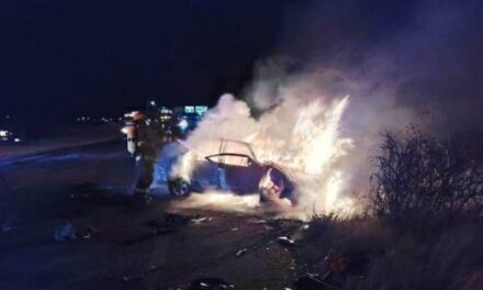 ¡Choque frontal e incendio entre un auto y una camioneta dejó 3 muertos y 3 lesionados en Morelos!