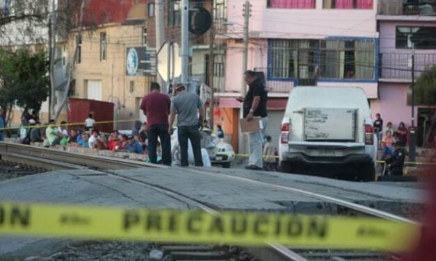 ¡Grave ciclista arrollado por el tren en Zacatecas!