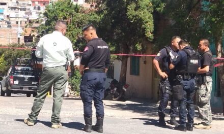 ¡De cuatro balazos intentaron ejecutar a un joven motociclista en Zacatecas!