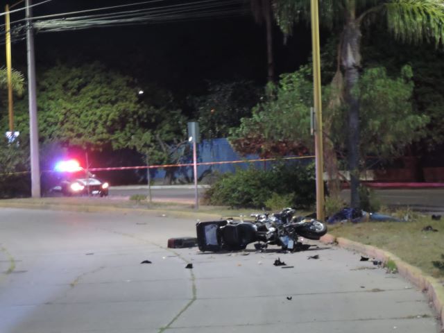 ¡Falleció joven motociclista tras estrellarse contra un poste en ...