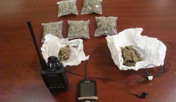 Detienen a 2 por halconeo y posesion de droga en Ojocaliente