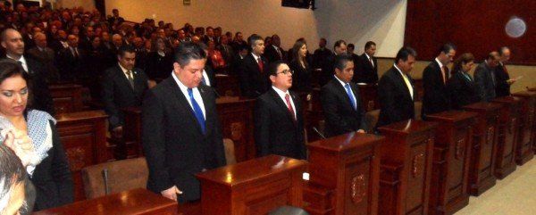 Diputados de la LXII Legislatura no se saben el Himno a Aguascalientes