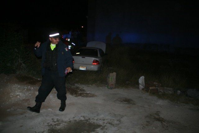 foto2-agentes viales conocen del accidente.